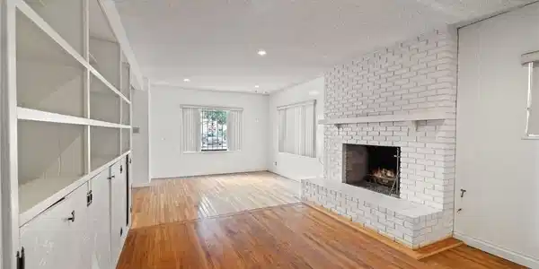 4761 W 141st Street