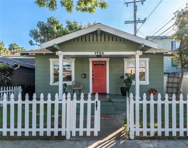 1724 E 8th