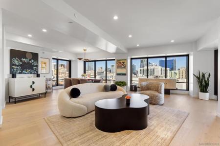 200 Harbor Dr