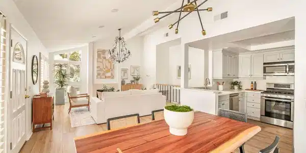 17140 Palisades Circle