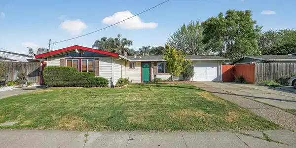 3354 Ronald Way
