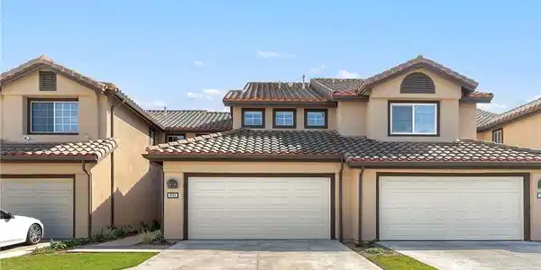 60 Meadowbrook