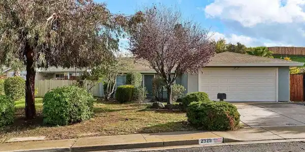 2329 Arthur Way