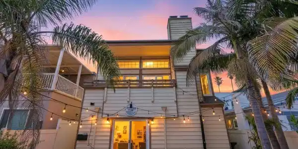 728 Jamaica Court