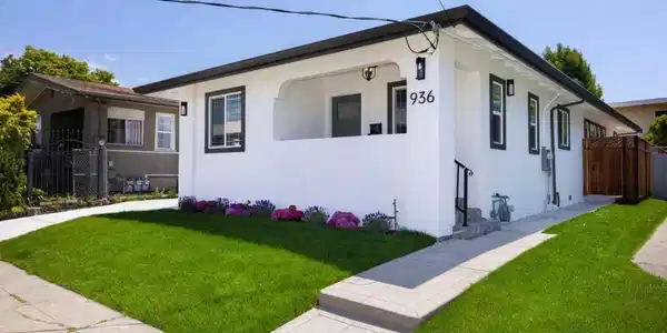 936 Camelia Street