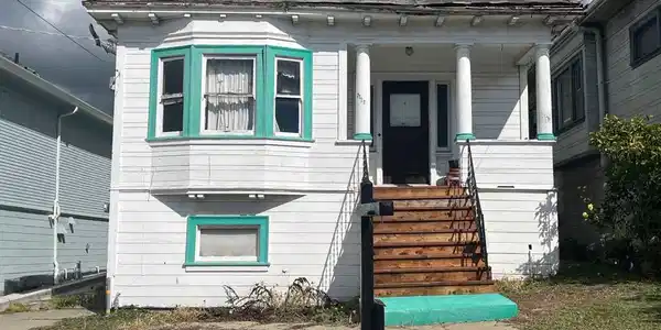 2134 E 23rd