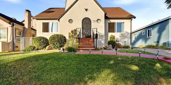1345 I Ave