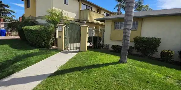 201 Twin Oaks