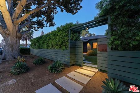 2852 Burkshire Avenue