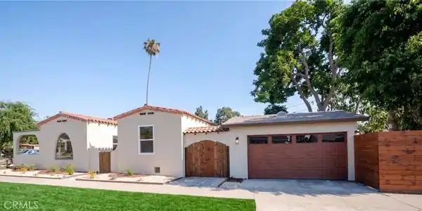 2391 Fashion Ave
