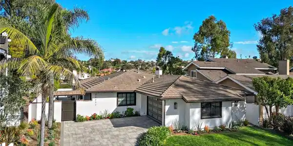 24332 Bellerive circle