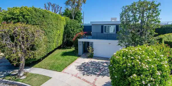 3004 Stoner Avenue