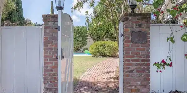 19 Strawberry Lane
