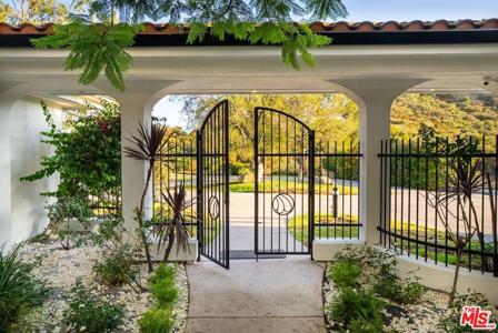 21965 Saddle Peak Road