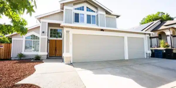4437 Deerfield Dr