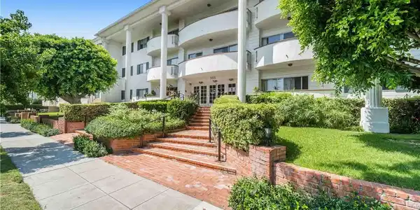 521 Montana Avenue