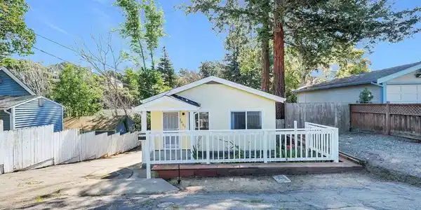 1467 Clay St