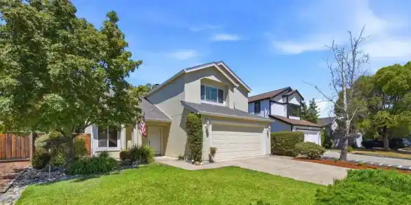 364 Flaming Oak Dr