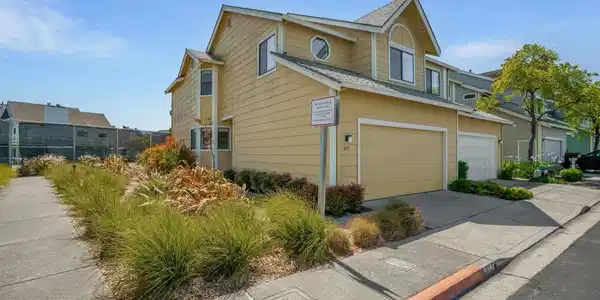 413 Dohrmann Ln