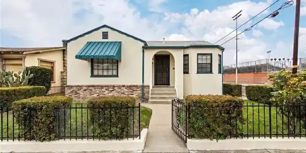 1305 S Cabrillo