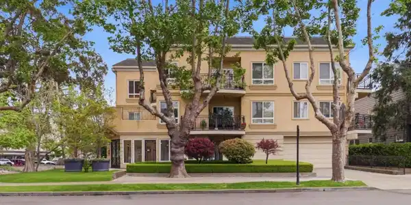107 El Camino Real