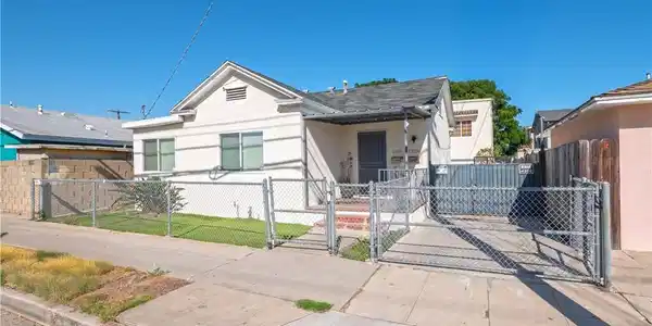 1316 S Grand Avenue