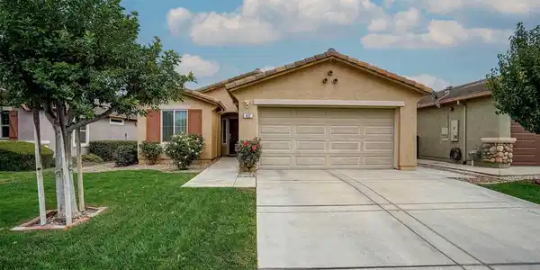 422 422 Saddle Rock Ln