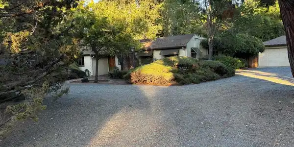 845 Los Robles Avenue