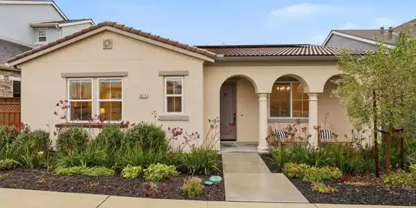 3015 Pinos Way