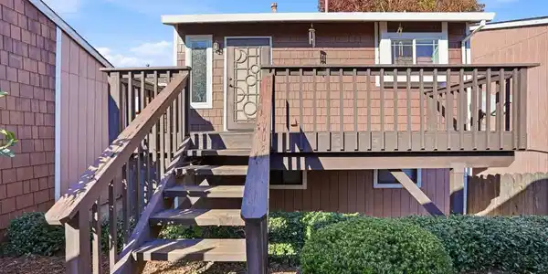 1820 1820 Dalessi Ln
