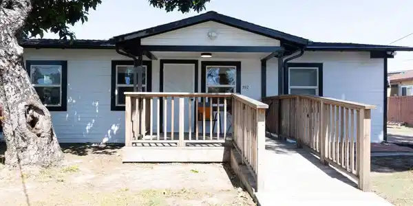592 Willow Ave
