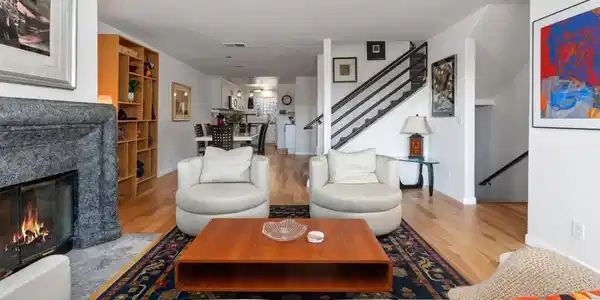 1034 W Quince