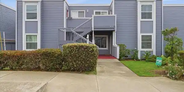 44 Oak AVE