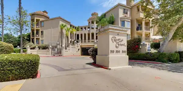 510 Camino De La Reina