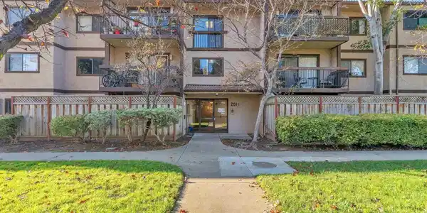 2011 Market Ave