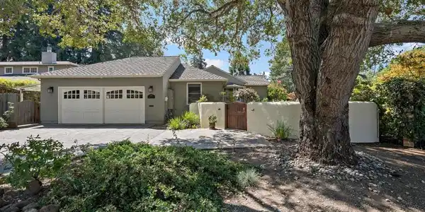 1075 Windsor Drive