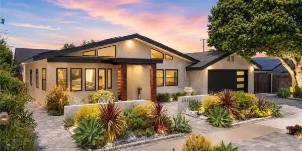 2661 Oak Knoll Drive