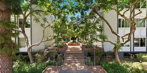 5870 Green Valley