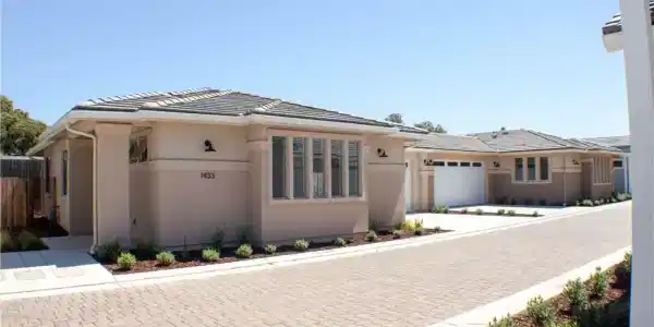 1433 Ronald Way