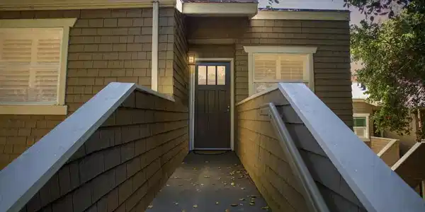 100 Eddy St