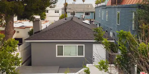 806 Navy Street