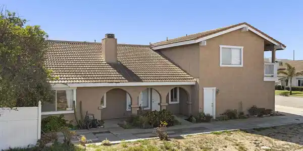 1020 Dunes Street