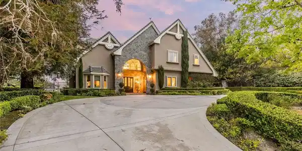 27796 Somerset Lane