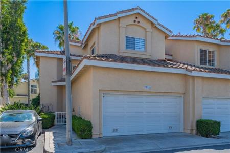 25186 Via Las Palmas