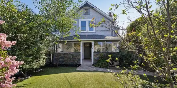 1016 Valota Road