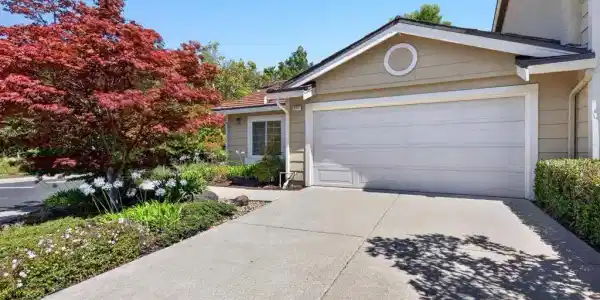 2201 Dry Creek Ct