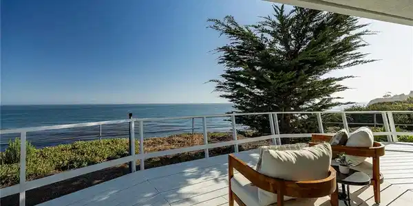 1429 Shoreline