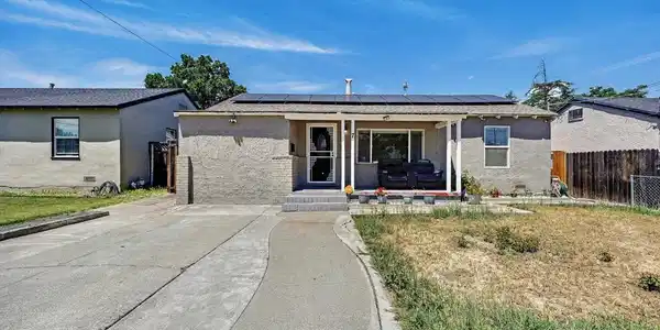 7 Lawrence Ave