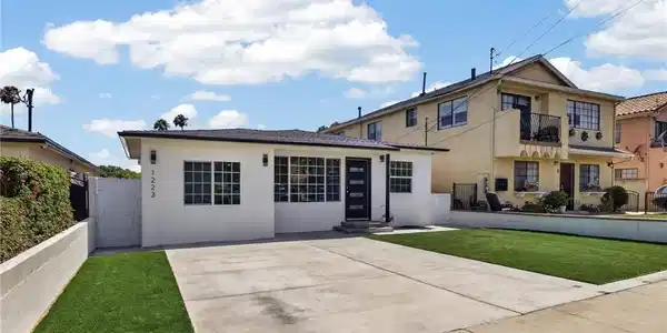 1223 W 23rd