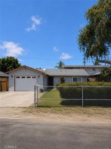 2285 La Verne